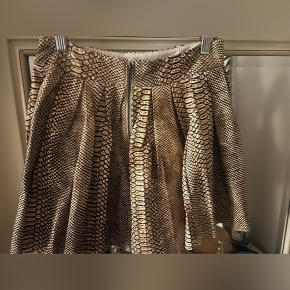 Alice+Olivia Alligator Skin Box Pleat Skirt - Picture 2 of 5